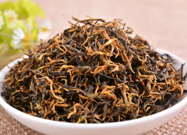 年龄大了要戒茶？建议：50岁以后，别再喝这3种茶，戒掉受益多